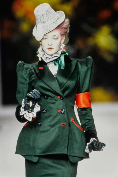 Look 14